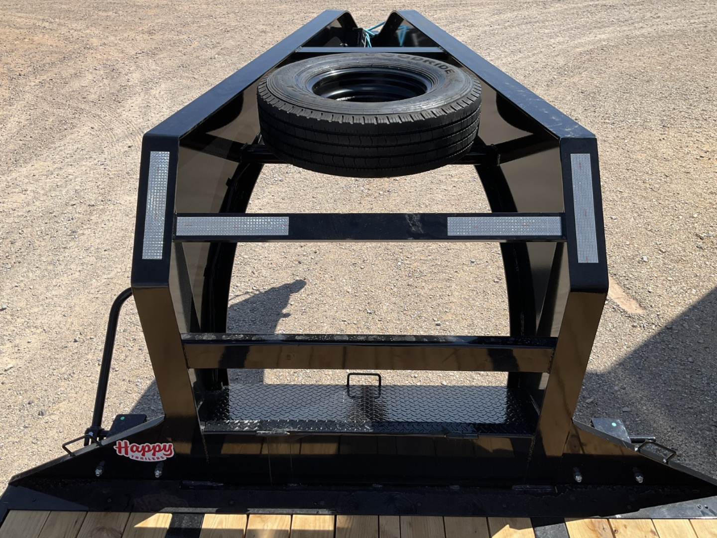 New 2026 PJ 102"x40' GN Low-Pro Flatbed w/ Duals - LD