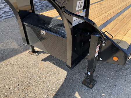 New 2026 PJ 102"x40' GN Low-Pro Flatbed w/ Duals - LD