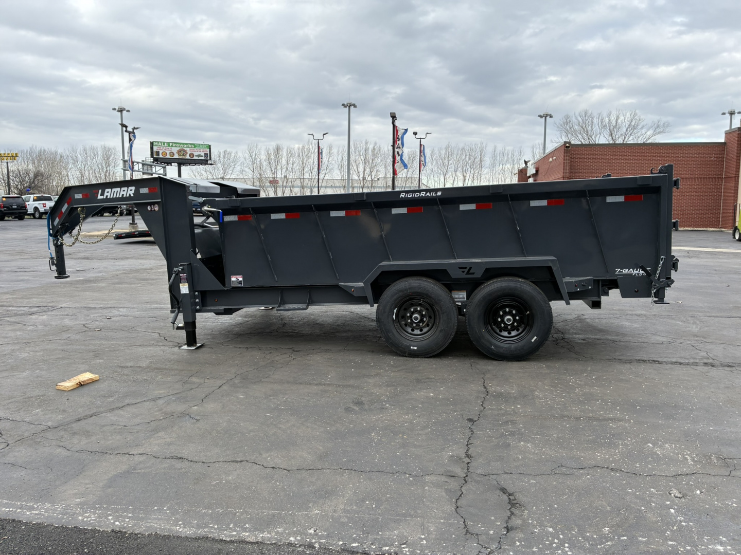 New 2026 Lamar Trailers 83"X14'DT-14K Gooseneck Bodies