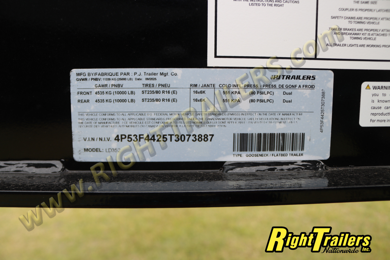 New 2026 8.5X35 PJ GOOGSENECK EQUIPMENT TRAILER