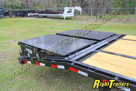 New 2026 8.5X35 PJ GOOGSENECK EQUIPMENT TRAILER