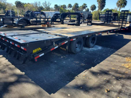 New 2026 Big Tex Trailers 8.5X25(20+5) 22GN DECKOVER WITH DOVETAIL MEGA RAMPS DUALLY TIRE