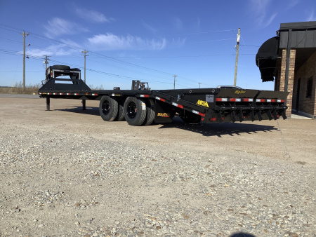 New 2026 Big Tex Trailers 22GN 25+5 (23.9K) Gooseneck Equipment Trailer