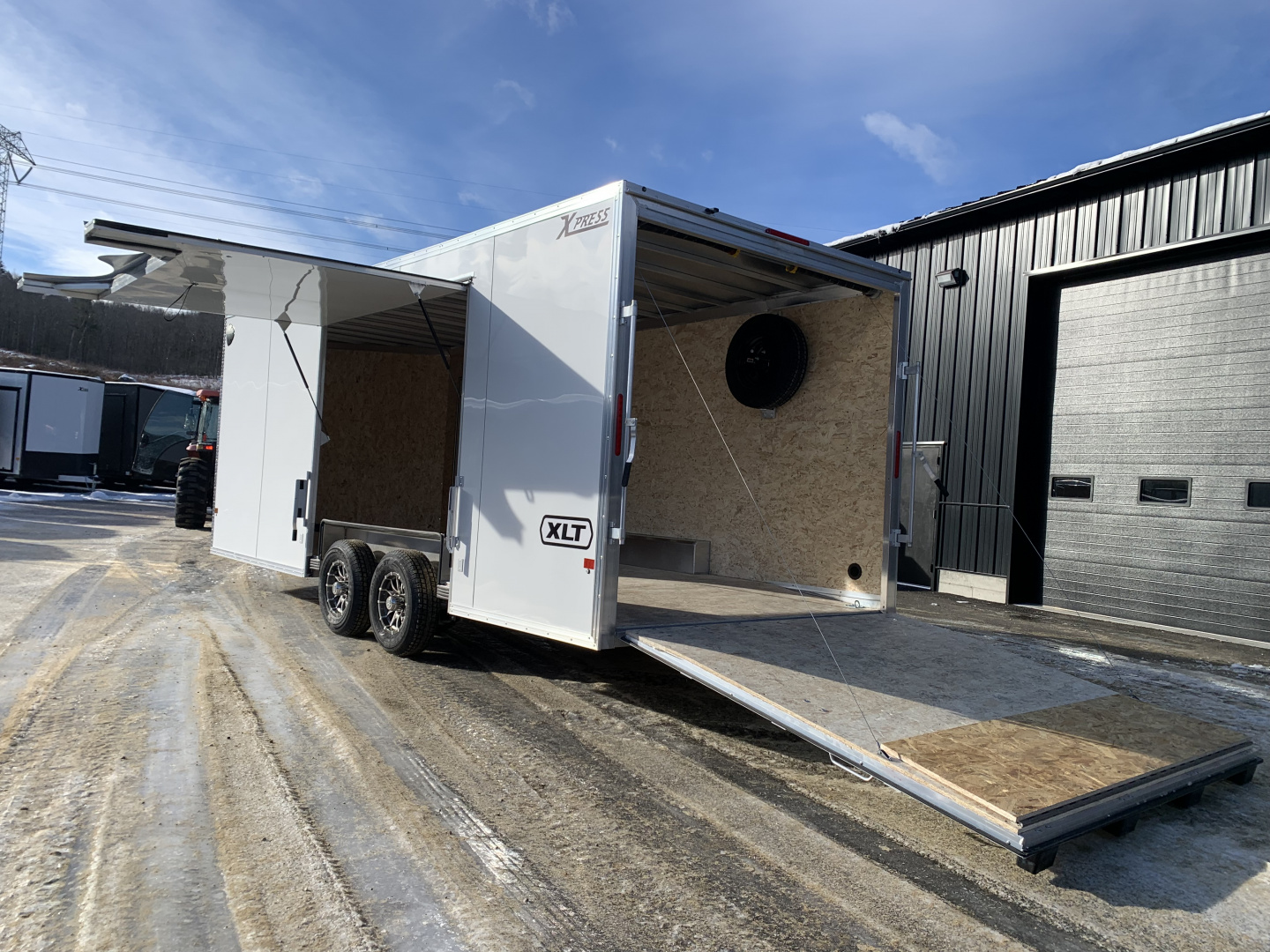 New 2026 High Country 8.5x20+3ft V-Nose - Escape Door / 7' interior height/ Ext. tongue - 9990gvw