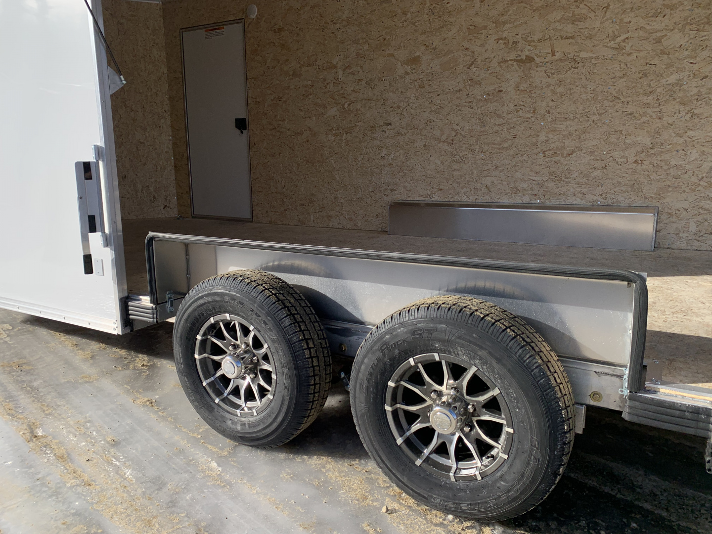 New 2026 High Country 8.5x20+3ft V-Nose - Escape Door / 7' interior height/ Ext. tongue - 9990gvw