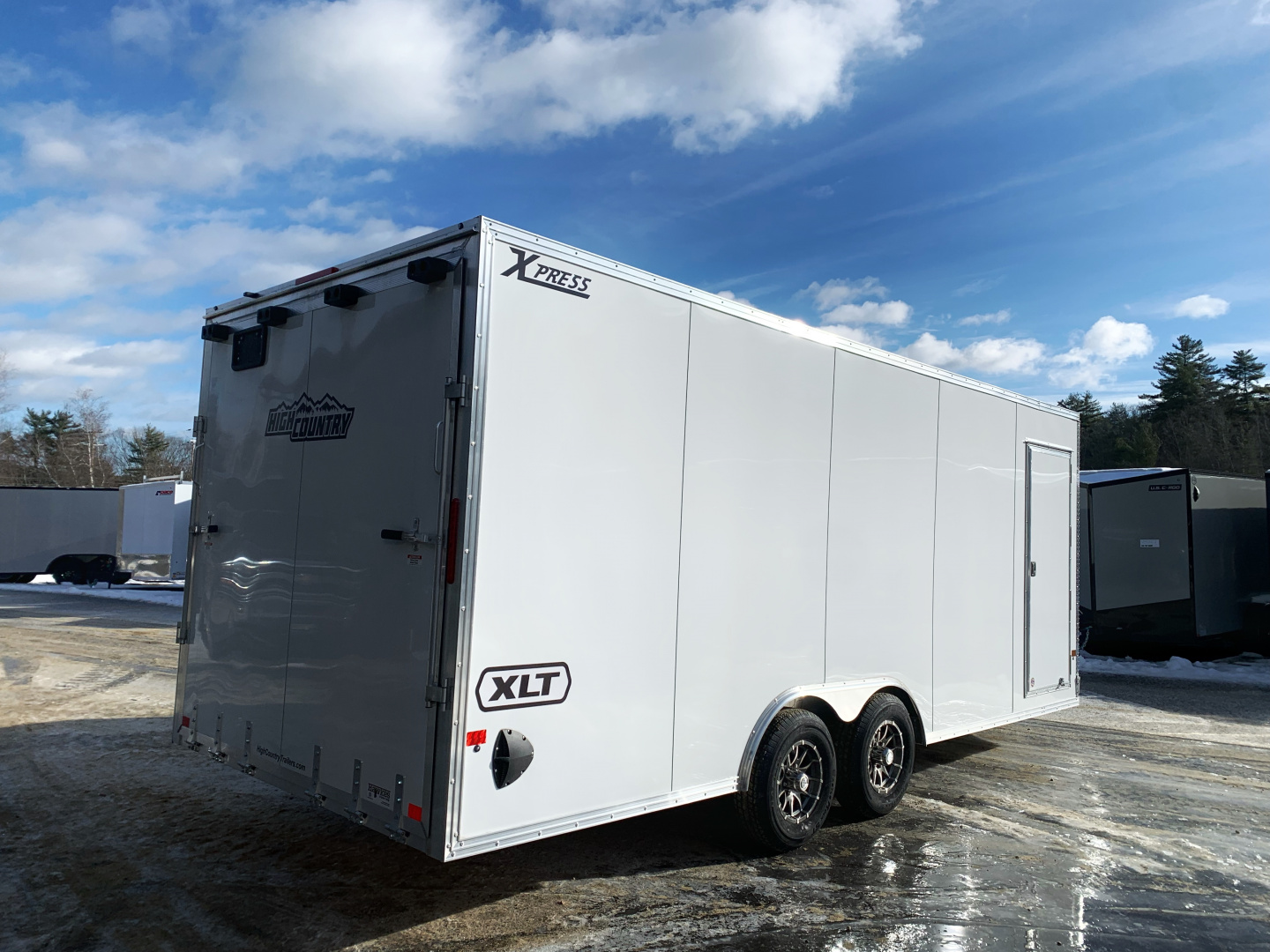 New 2026 High Country 8.5x20+3ft V-Nose - Escape Door / 7' interior height/ Ext. tongue - 9990gvw