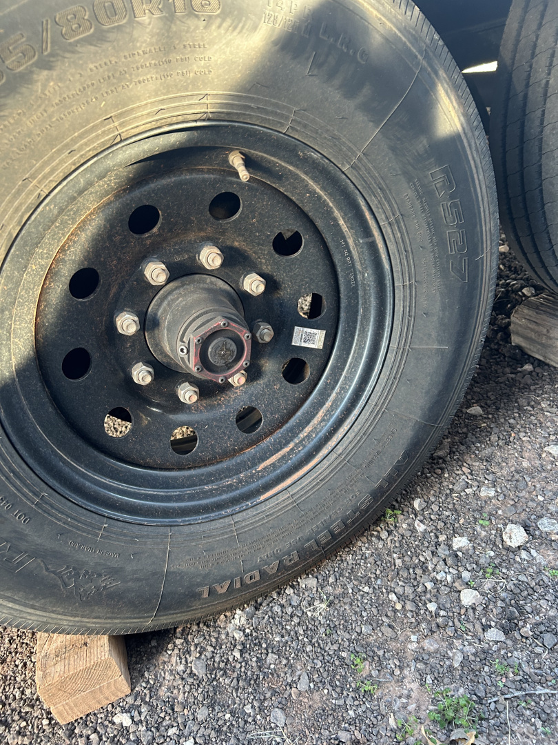 Used USED/ REPO 2025 PJ Trailers 102x40 Tandem Axles Deckover -Trailer -Goose Neck