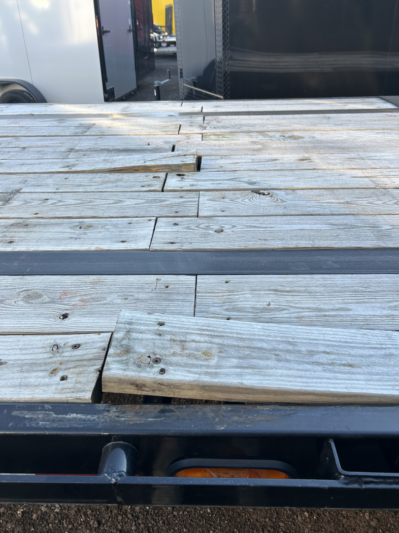 Used USED/ REPO 2025 PJ Trailers 102x40 Tandem Axles Deckover -Trailer -Goose Neck