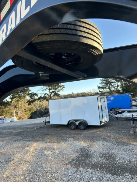 Used USED/ REPO 2025 PJ Trailers 102x40 Tandem Axles Deckover -Trailer -Goose Neck