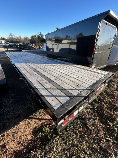 Used USED/ REPO 2025 PJ Trailers 102x40 Tandem Axles Deckover -Trailer -Goose Neck