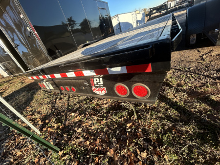 Used USED/ REPO 2025 PJ Trailers 102x40 Tandem Axles Deckover -Trailer -Goose Neck
