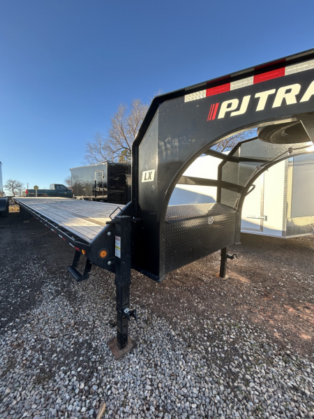 Used USED/ REPO 2025 PJ Trailers 102x40 Tandem Axles Deckover -Trailer -Goose Neck