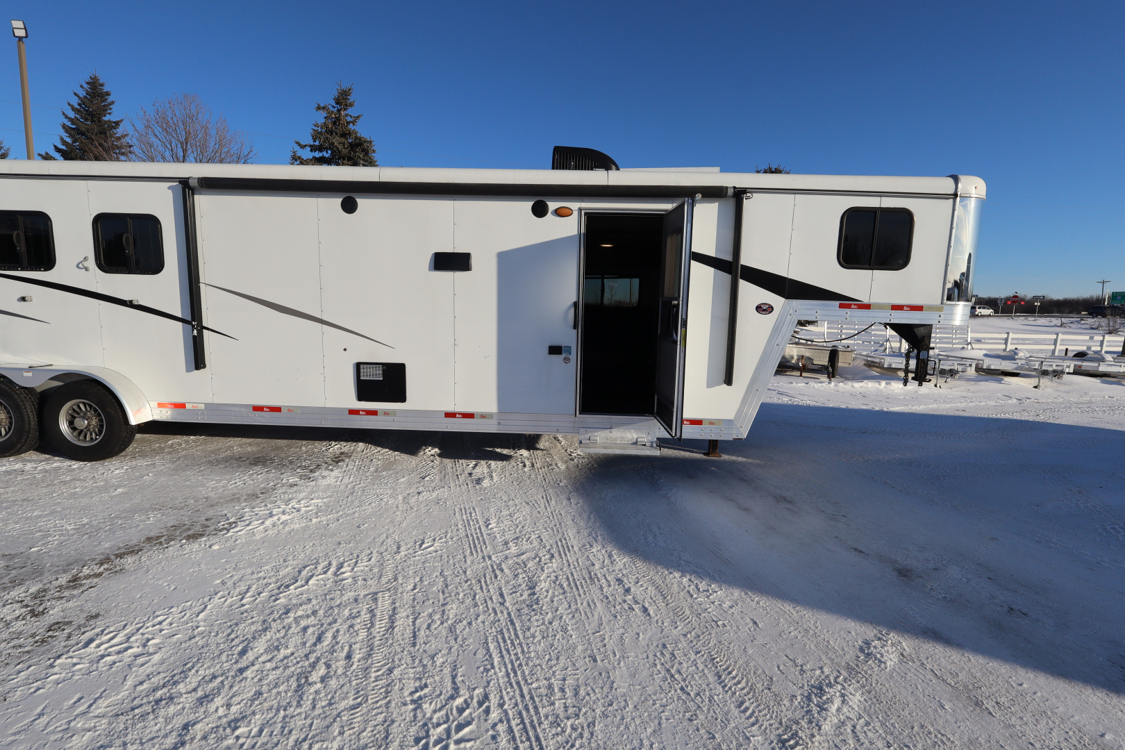 Used 2021 Bison Trailers 4 Horse LQ Slide-out Horse Trailer