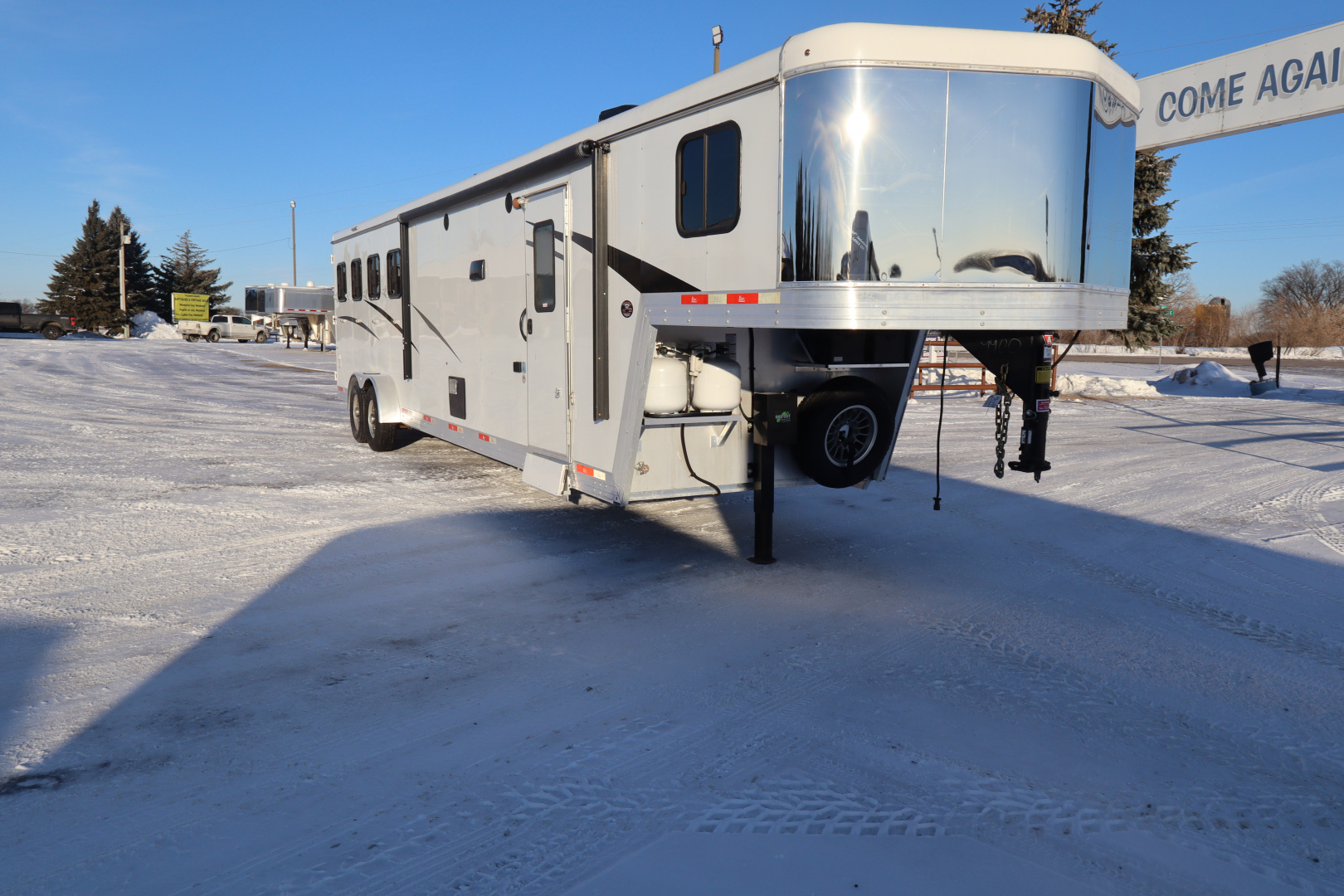 Used 2021 Bison Trailers 4 Horse LQ Slide-out Horse Trailer
