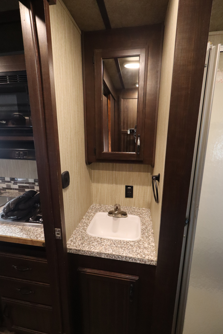 Used 2021 Bison Trailers 4 Horse LQ Slide-out Horse Trailer