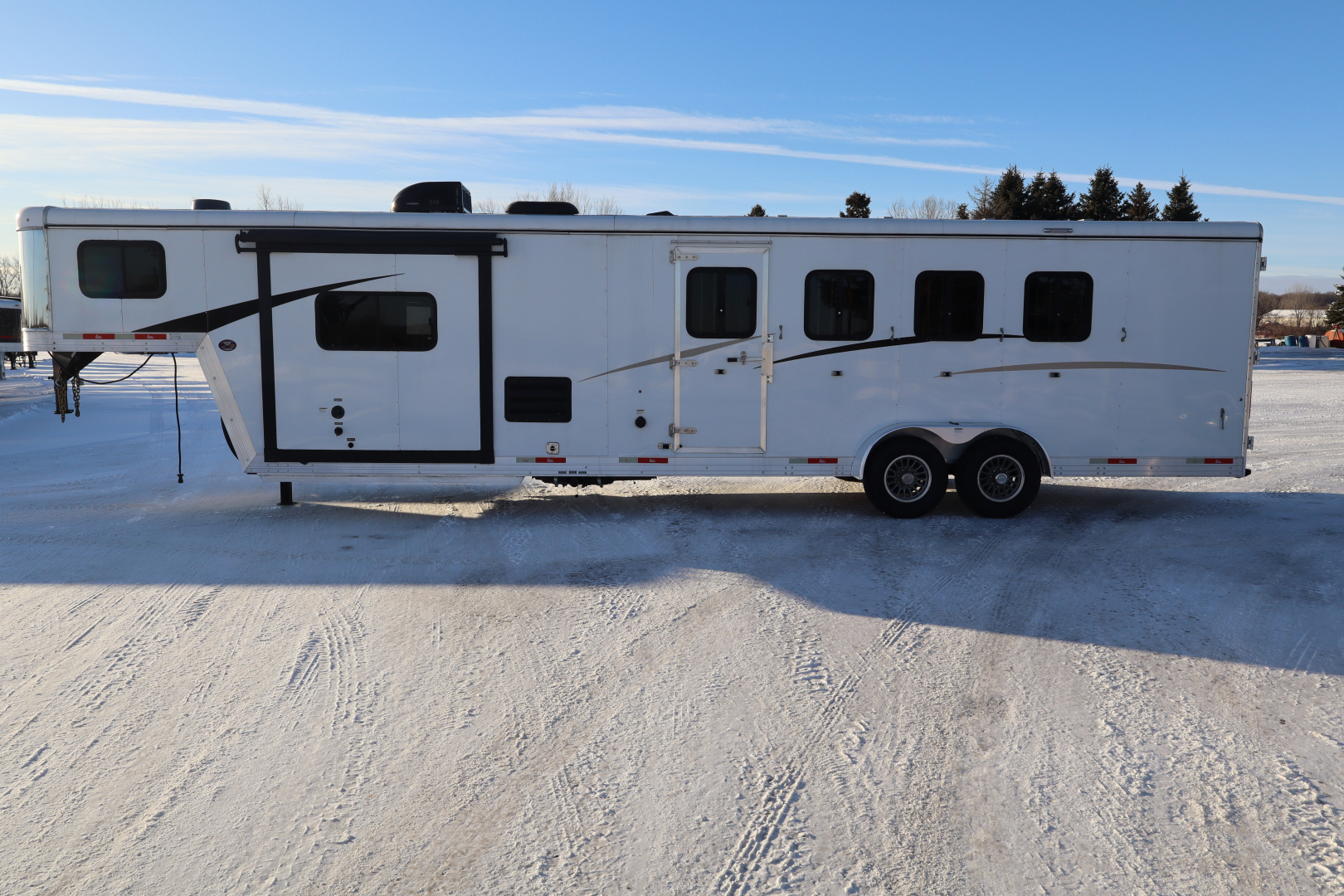 Used 2021 Bison Trailers 4 Horse LQ Slide-out Horse Trailer