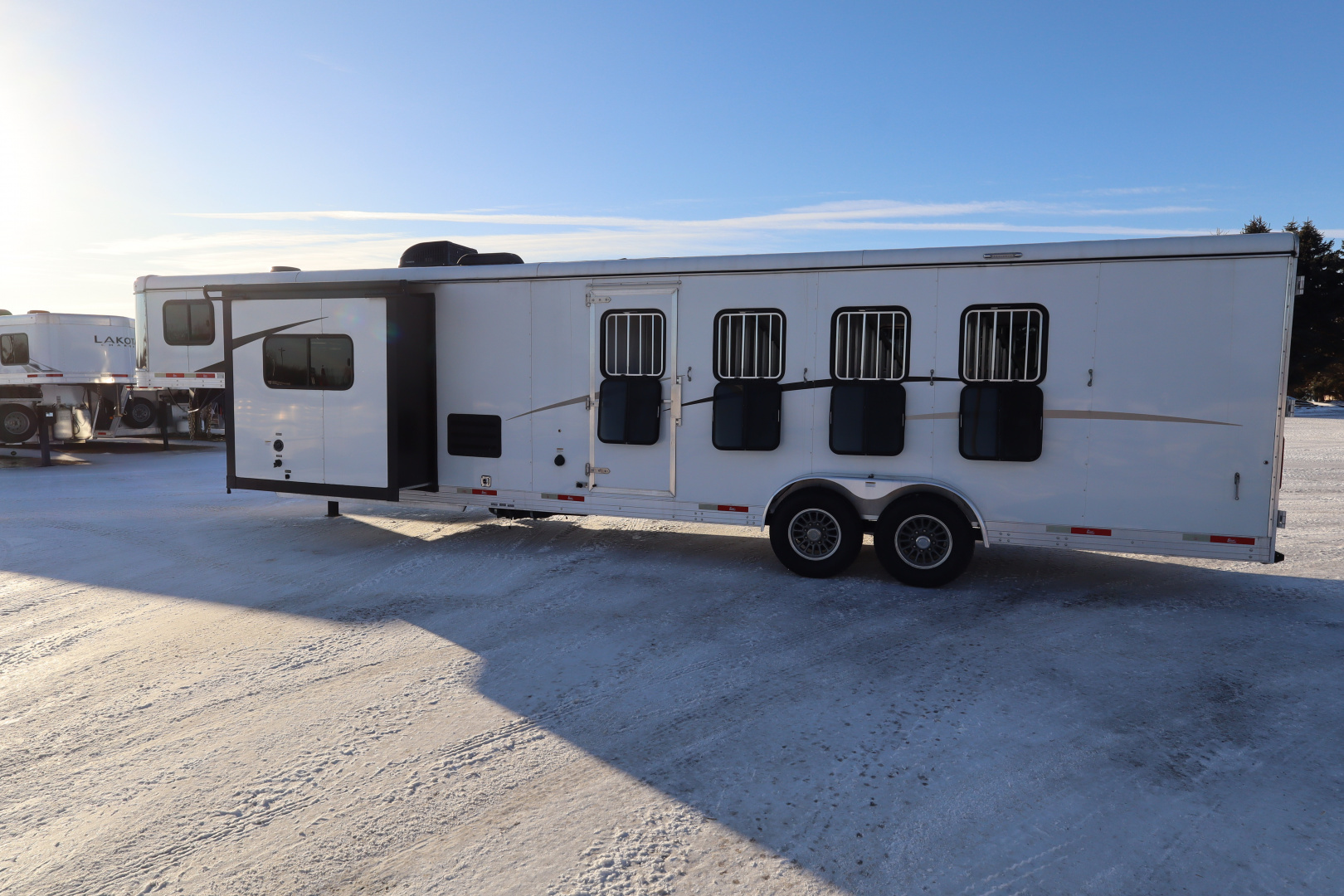 Used 2021 Bison Trailers 4 Horse LQ Slide-out Horse Trailer