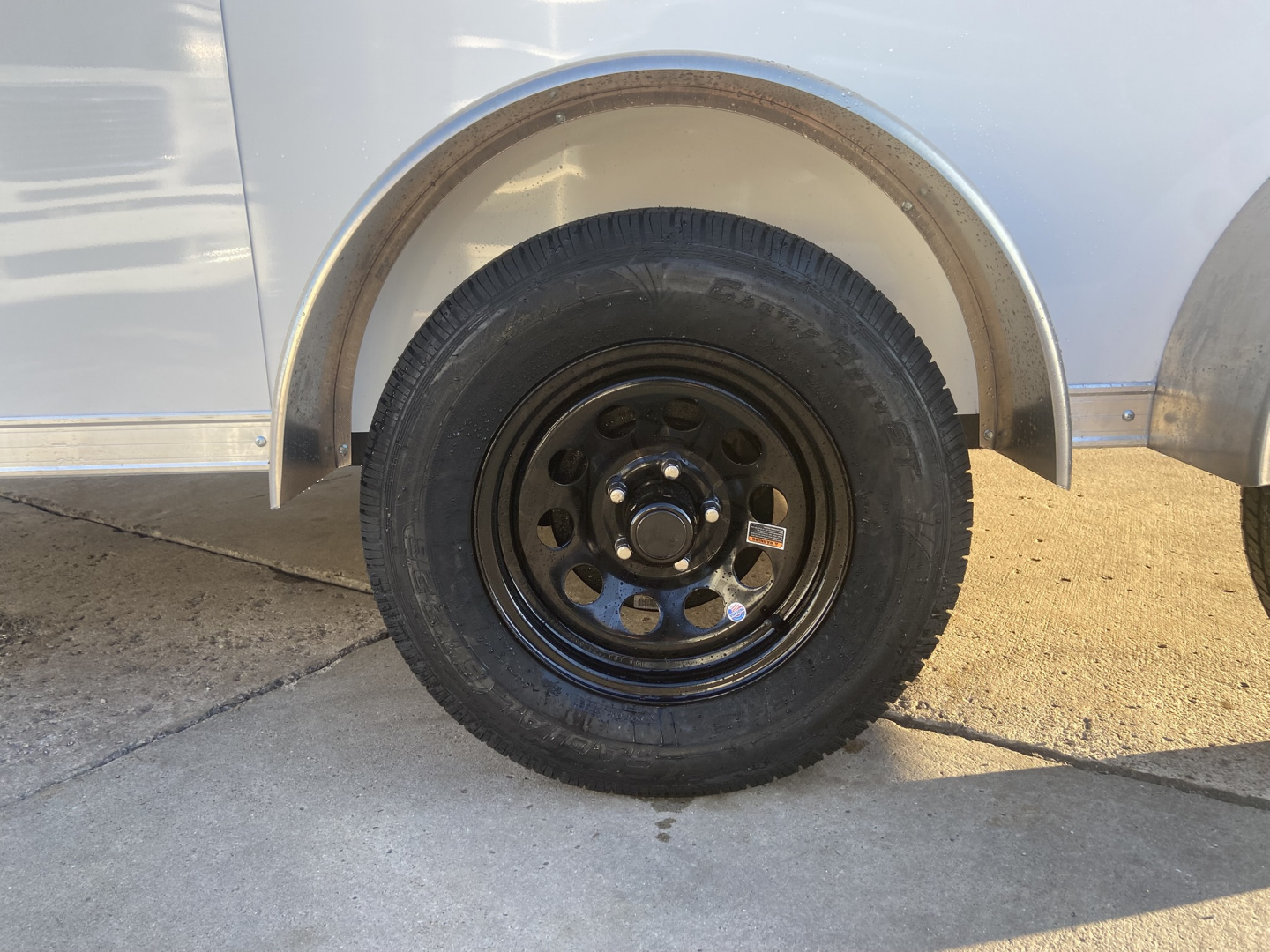 New United 14' UJ V-Nose Enclosed Cargo Trailer