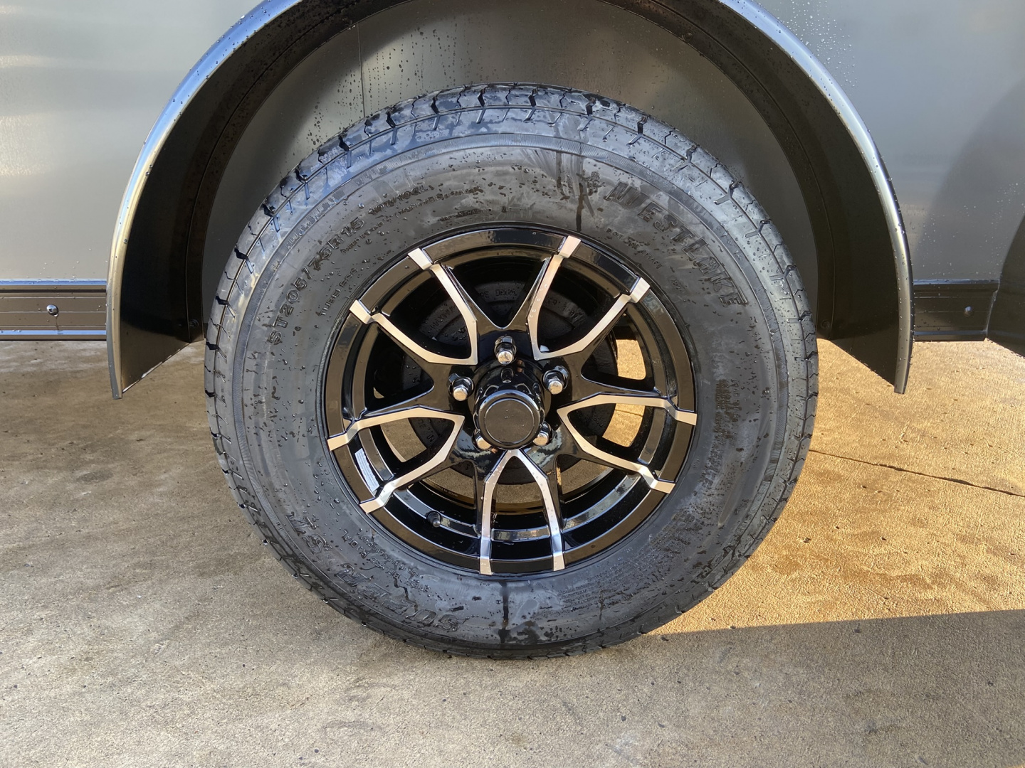 New United 12' UJ V-Nose Enclosed Cargo Trailer