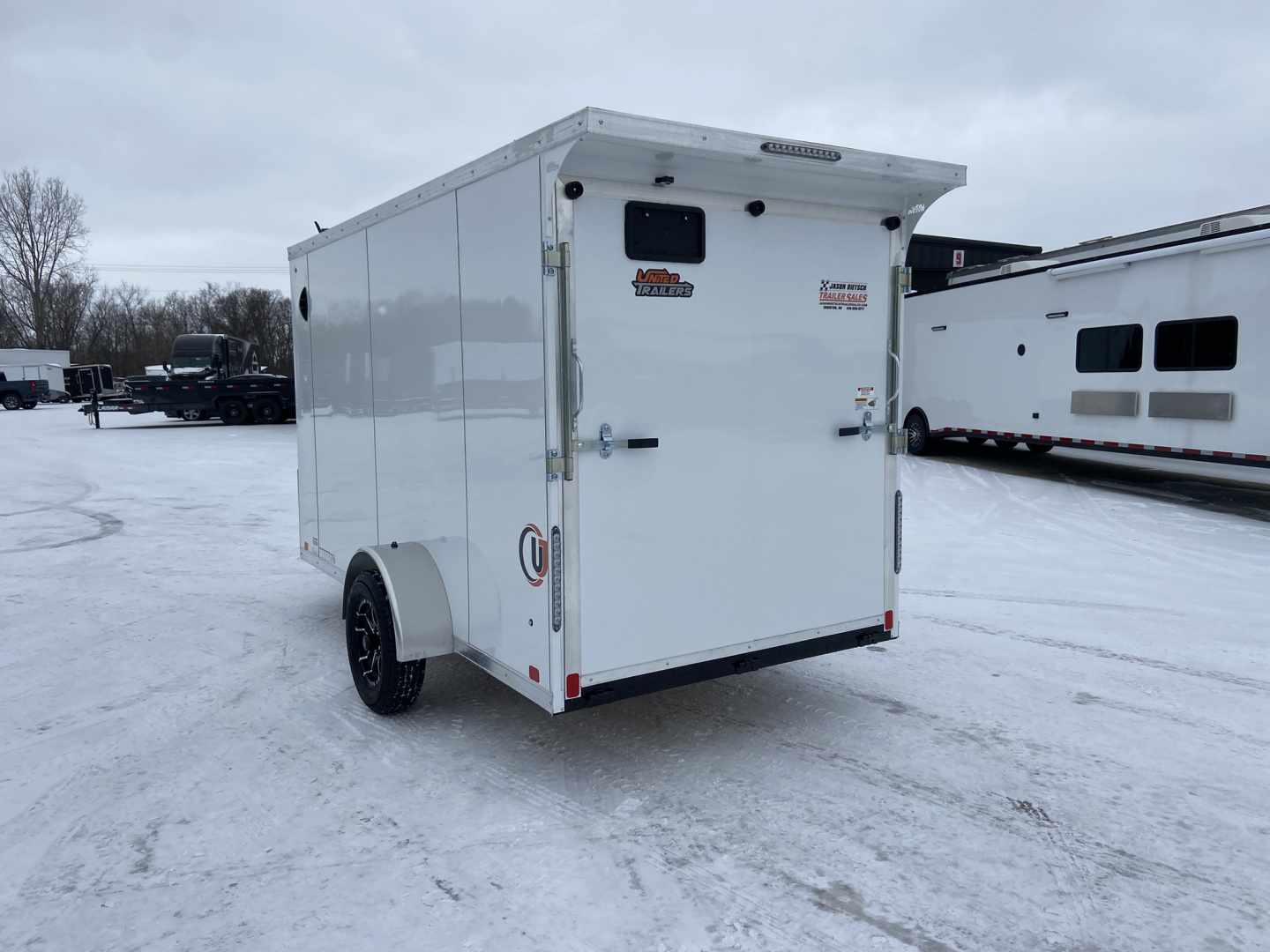 New United 12' UJ V-Nose Enclosed Cargo Trailer