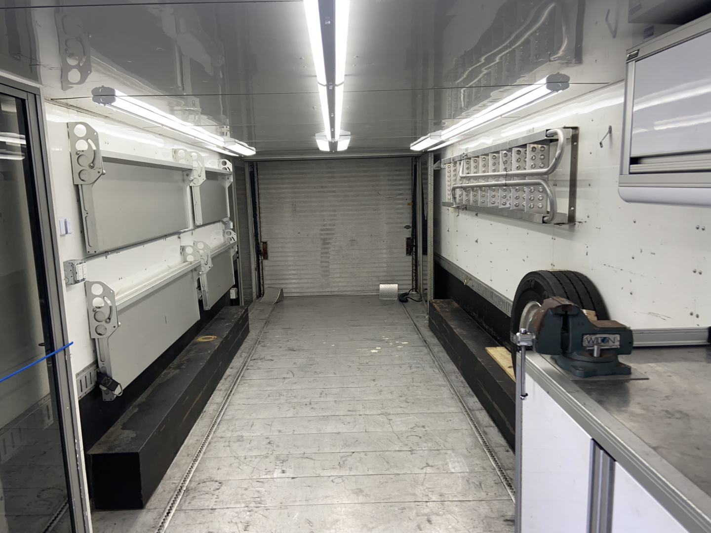 Used 40FT Optima Liftgate Air Ride Stacker