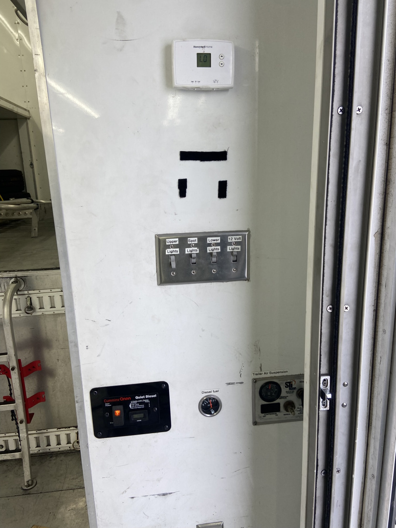 Used 40FT Optima Liftgate Air Ride Stacker