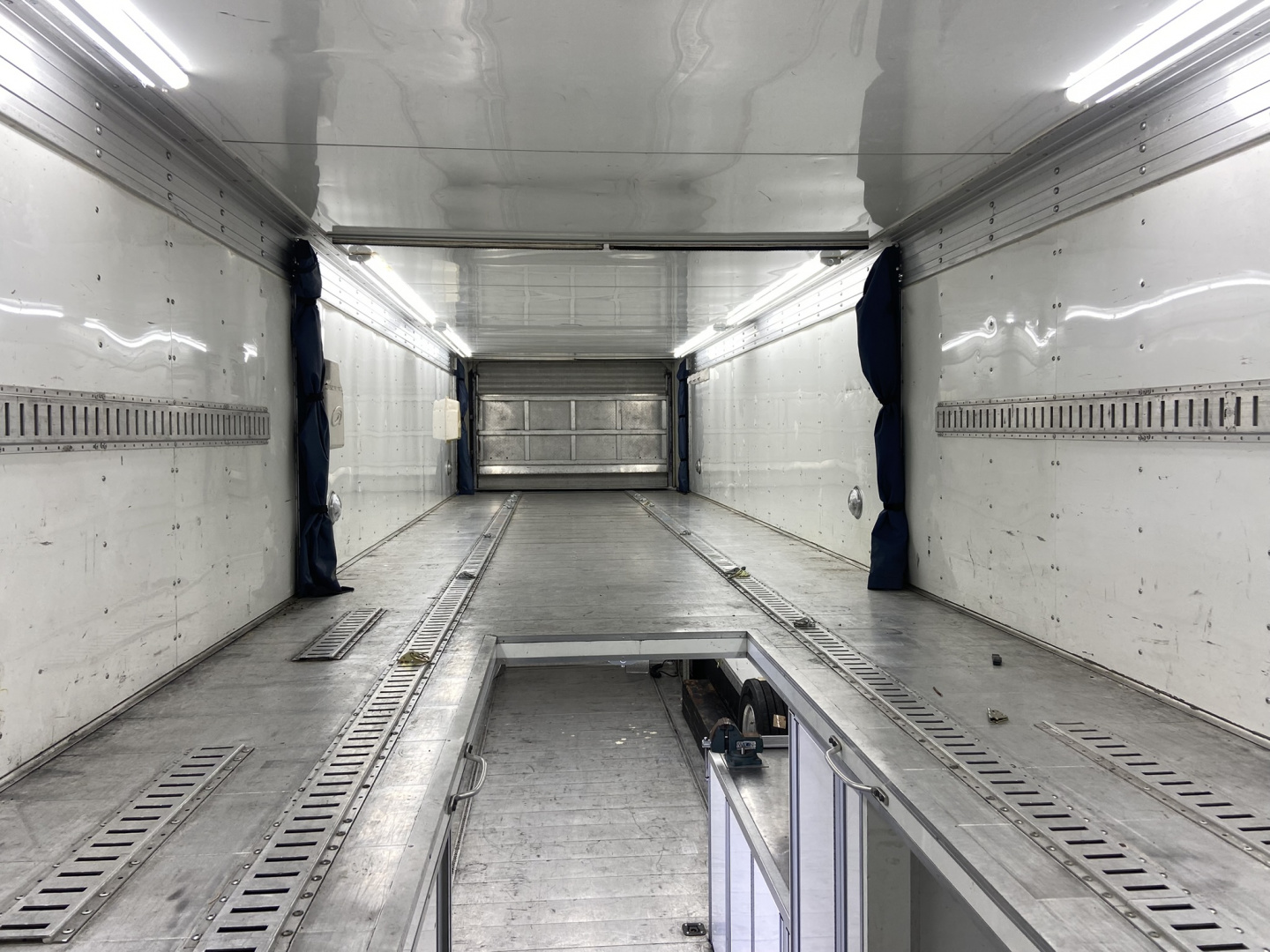 Used 40FT Optima Liftgate Air Ride Stacker