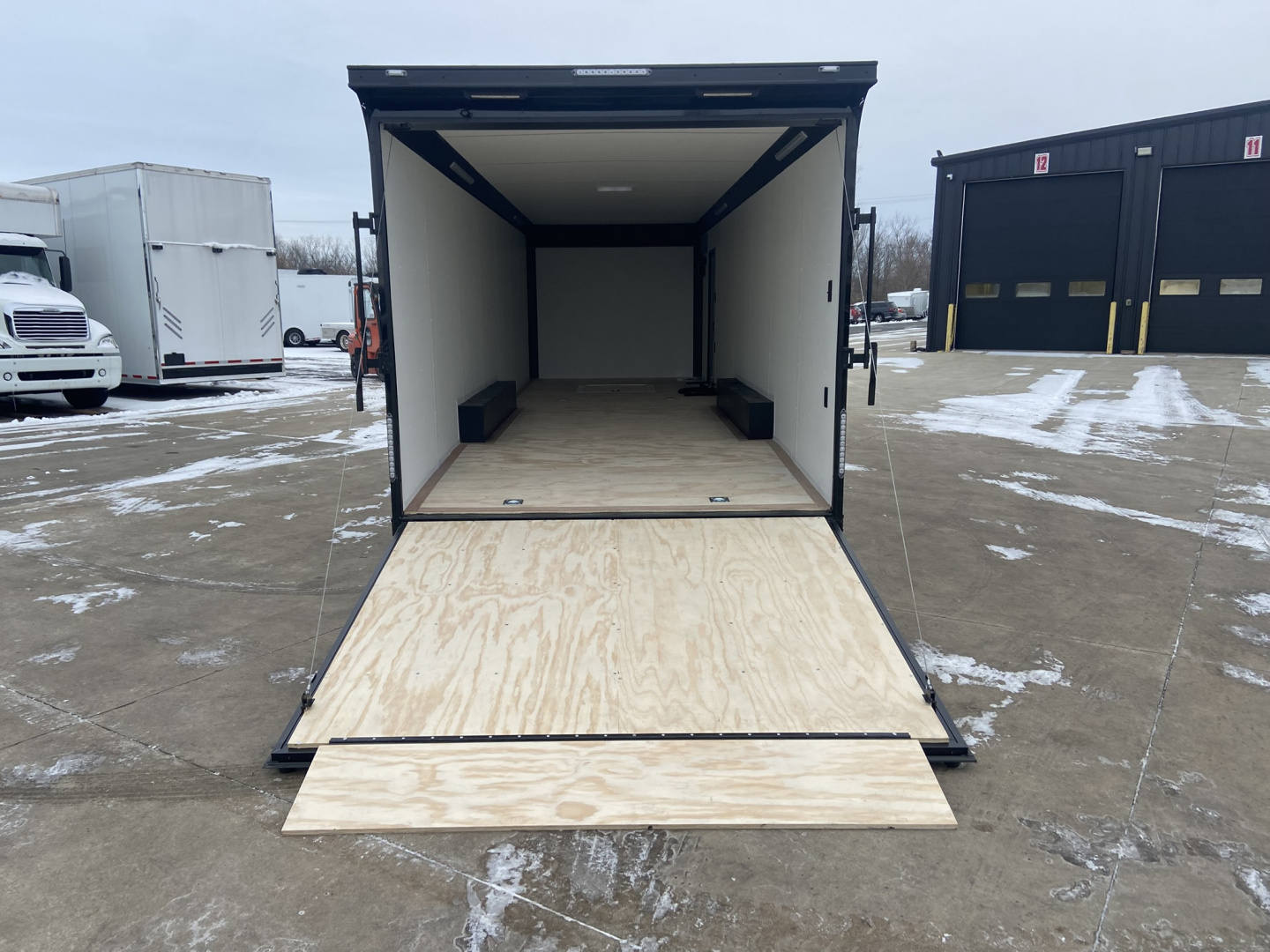 New 2026 United LIM 8.5X28 Racing Trailer