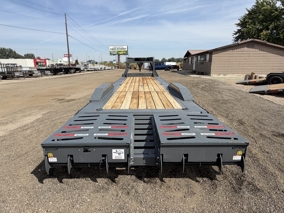 New 2025 Dura-Haul 8x28+4 20k Gooseneck Flatbed Equipment Trailer with Drive Over Fenders