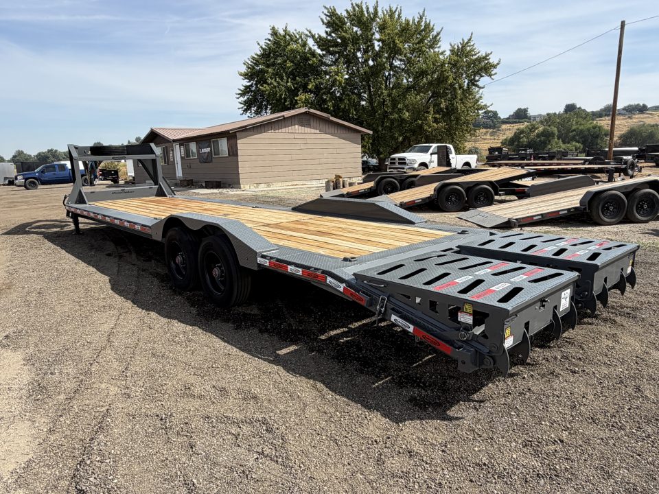 New 2025 Dura-Haul 8x28+4 20k Gooseneck Flatbed Equipment Trailer with Drive Over Fenders