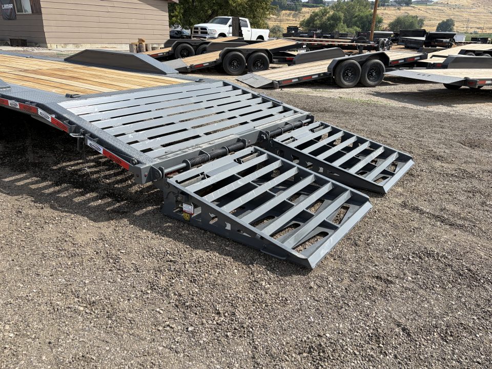 New 2025 Dura-Haul 8x28+4 20k Gooseneck Flatbed Equipment Trailer with Drive Over Fenders