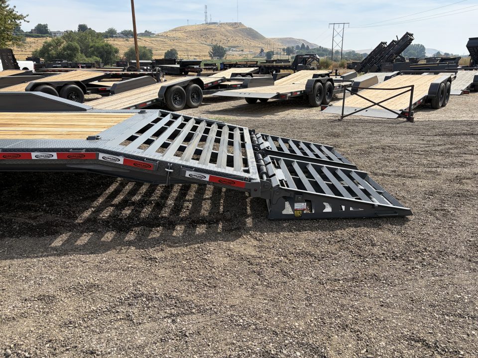 New 2025 Dura-Haul 8x28+4 20k Gooseneck Flatbed Equipment Trailer with Drive Over Fenders