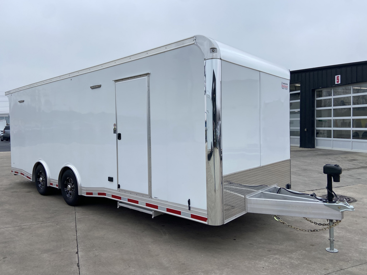 Used 2024 United UAT 24' Race Trailer