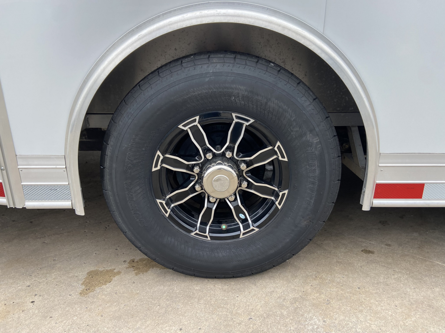 Used 2024 United UAT 24' Race Trailer