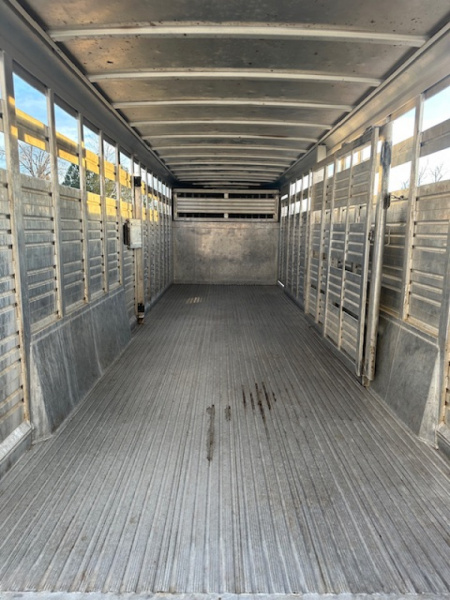 Used 2001 Featherlite 20' Stock