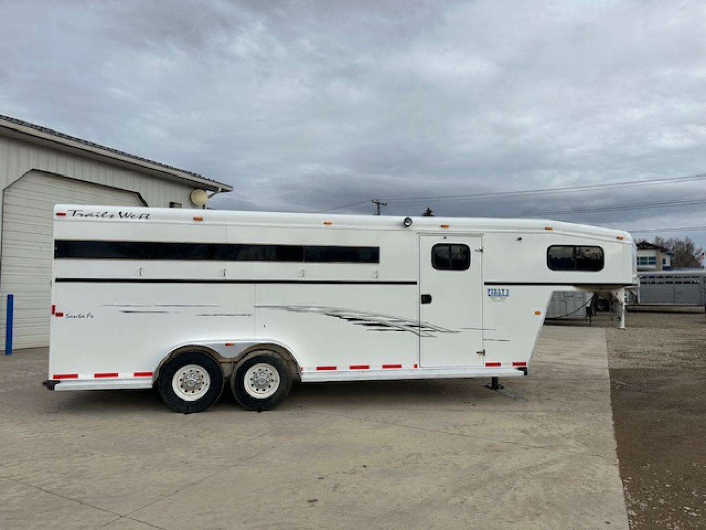Used 2010 Trails West Santa Fe 21' Combo