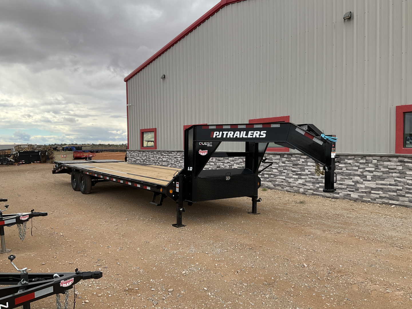 New 2026 PJ 102”x32’ Quest Gooseneck Flatbed w/ Singles – LQ