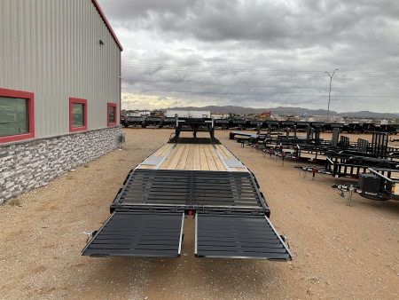 New 2026 PJ 102”x32’ Quest Gooseneck Flatbed w/ Singles – LQ