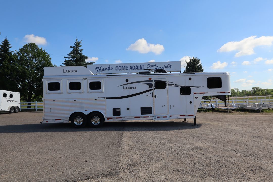 Used 2015 Lakota 3 HR LQ Horse Trailer