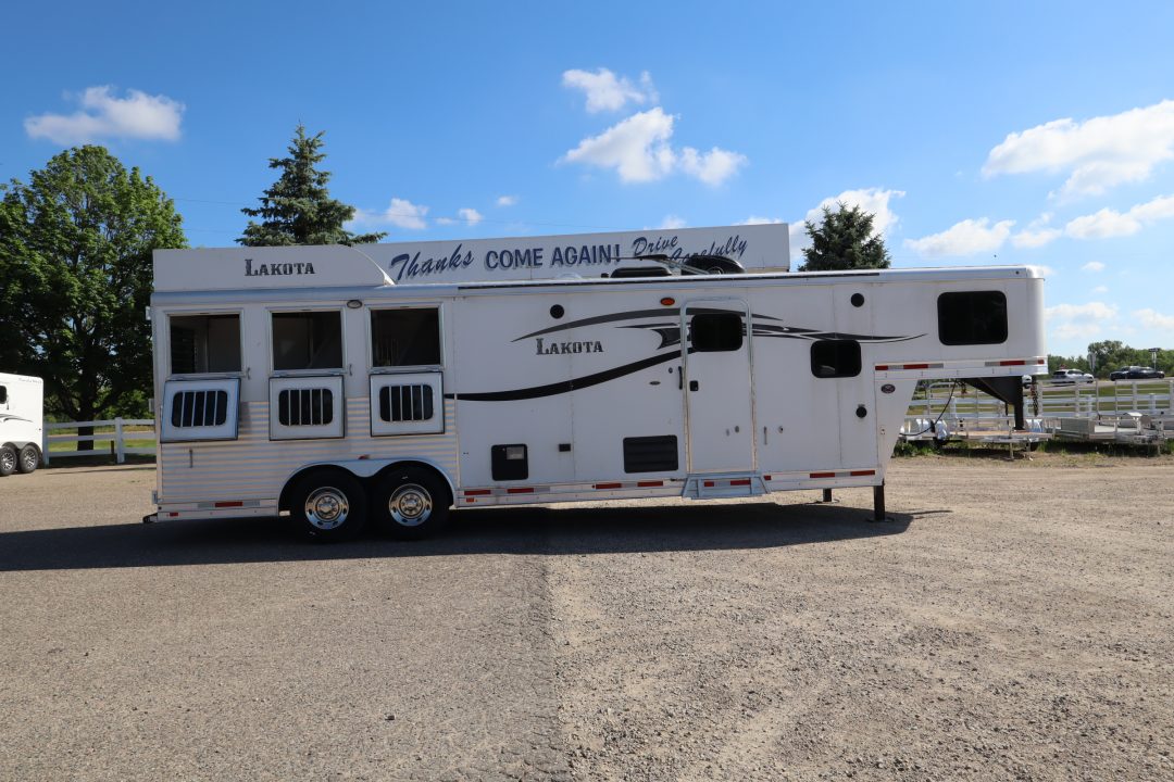 Used 2015 Lakota 3 HR LQ Horse Trailer