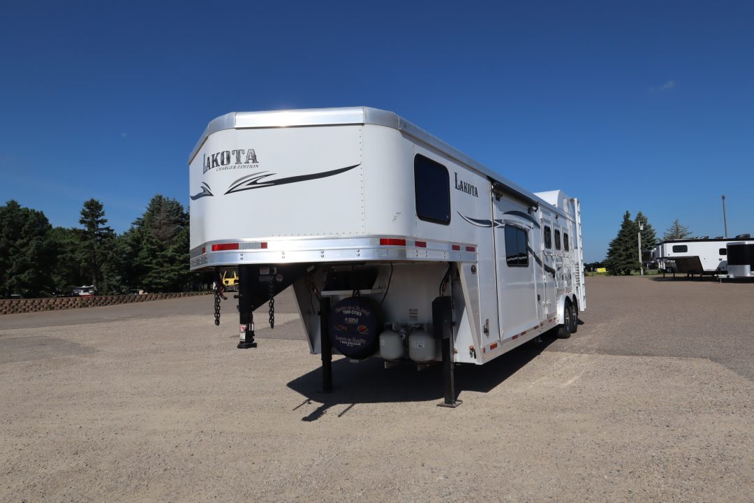 Used 2015 Lakota 3 HR LQ Horse Trailer