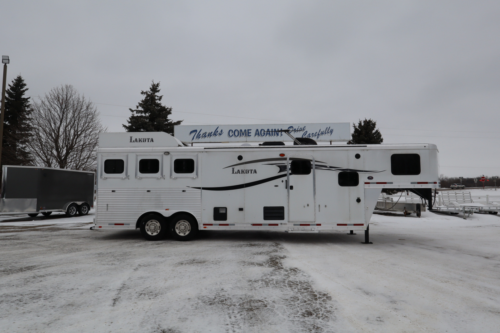 Used 2015 Lakota 3 HR LQ Horse Trailer