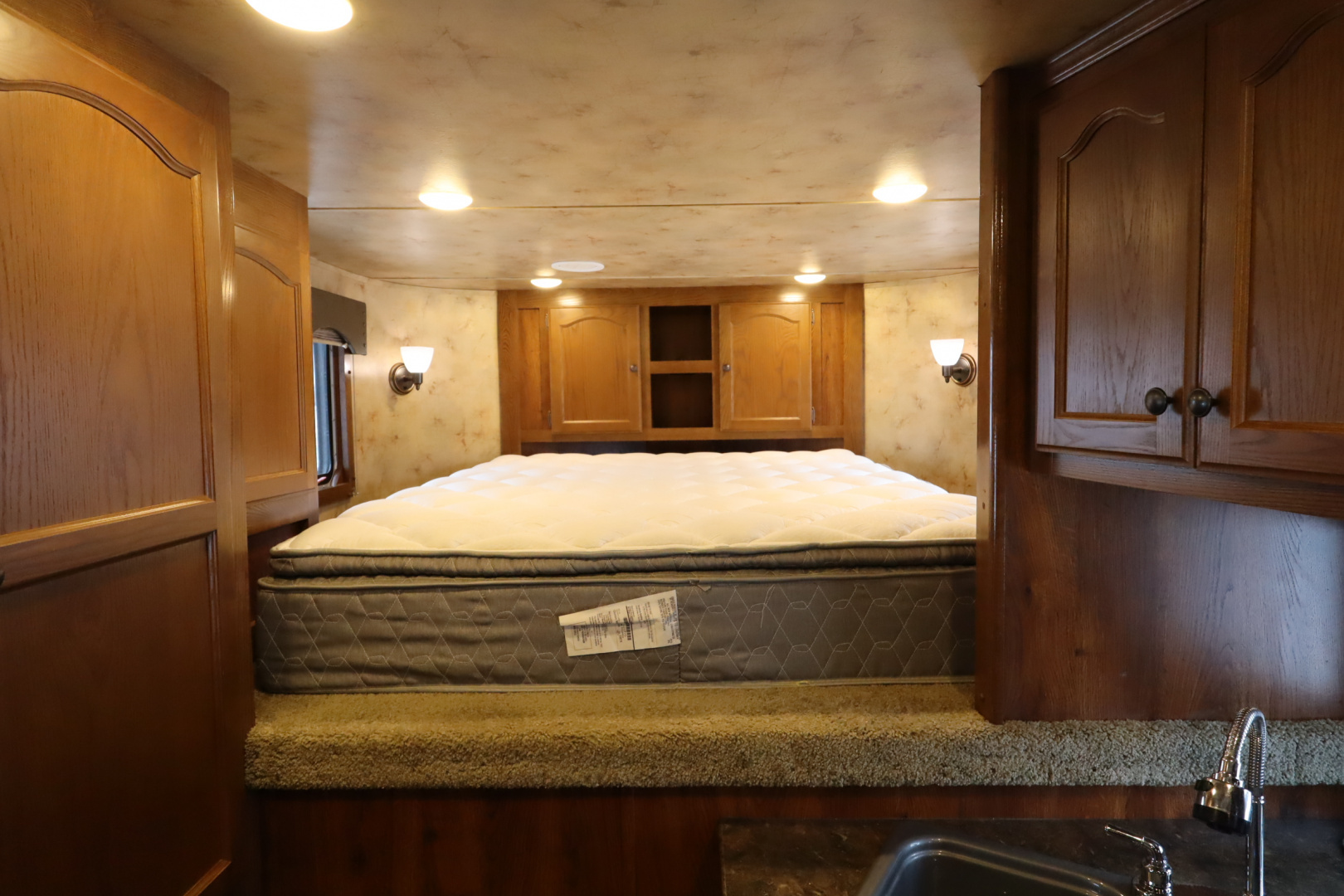 Used 2015 Lakota 3 HR LQ Horse Trailer