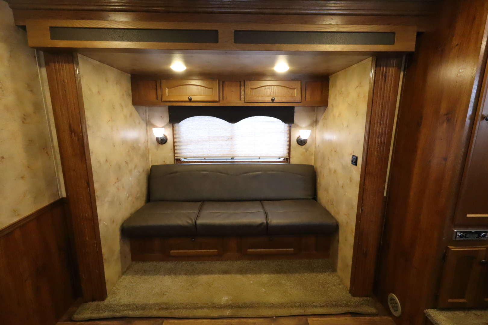 Used 2015 Lakota 3 HR LQ Horse Trailer