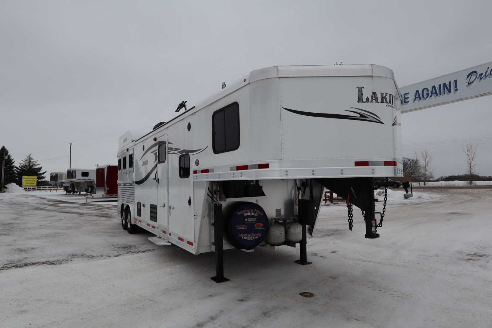Used 2015 Lakota 3 HR LQ Horse Trailer