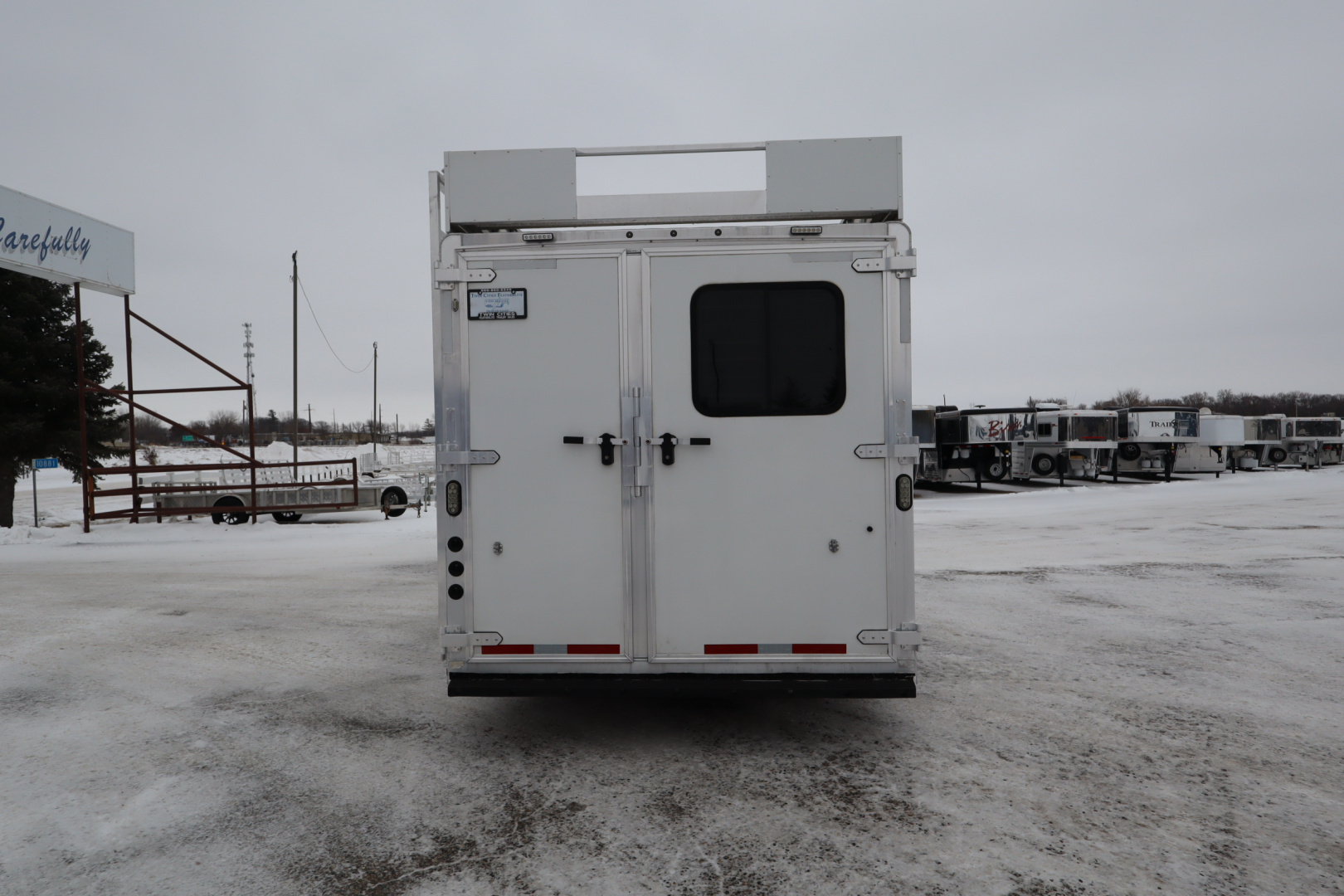 Used 2015 Lakota 3 HR LQ Horse Trailer