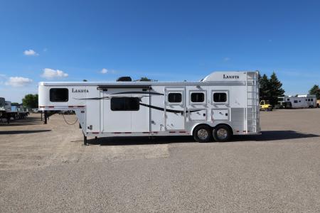 Used 2015 Lakota 3 HR LQ Horse Trailer