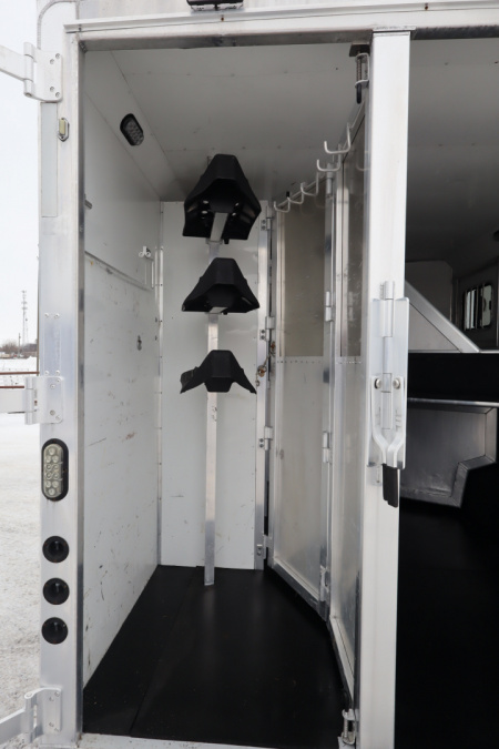 Used 2015 Lakota 3 HR LQ Horse Trailer