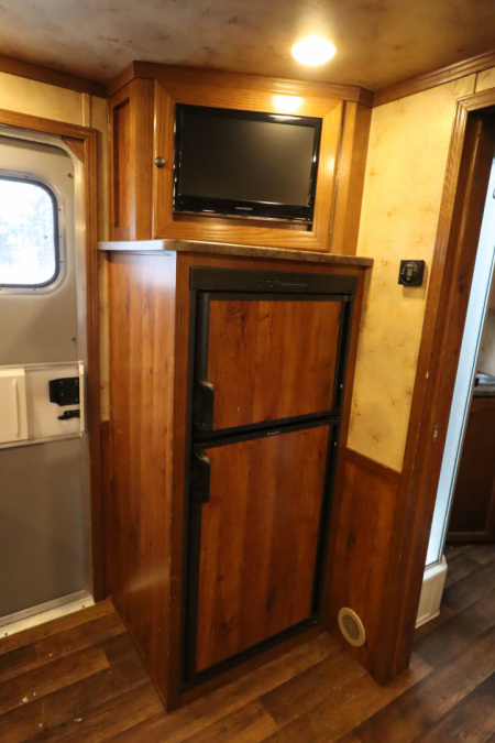 Used 2015 Lakota 3 HR LQ Horse Trailer