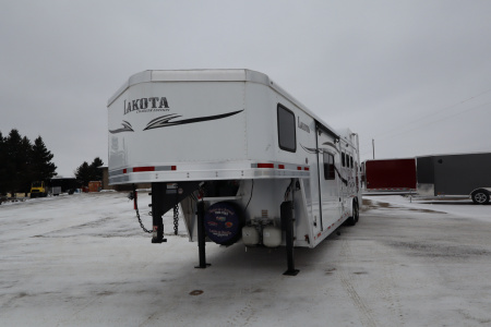 Used 2015 Lakota 3 HR LQ Horse Trailer